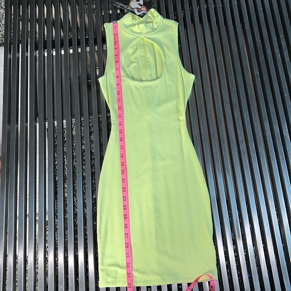 Soft Lime Green mini dress w/ open chest by Naked Wardrobe size small NWT - Picture 6 of 8
